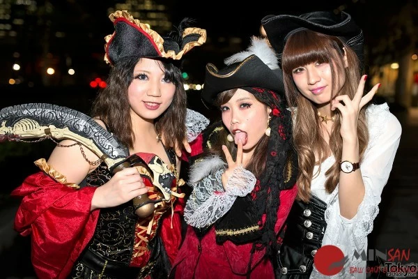 VAMPS-Halloween-Party-Tokyo-2013-112-600x400