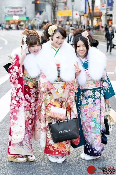 Kimono-Coming-of-Age-Day-Japan-14-062-8103-600x900